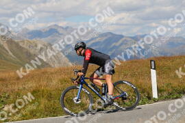 Photo #2671942 | 16-08-2022 13:55 | Passo Dello Stelvio - Peak BICYCLES