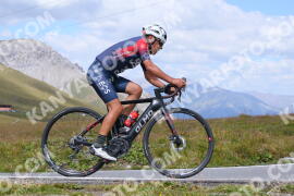 Photo #3938048 | 18-08-2023 13:37 | Passo Dello Stelvio - Peak BICYCLES