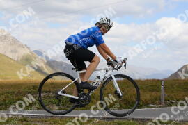 Photo #4036130 | 23-08-2023 12:38 | Passo Dello Stelvio - Peak BICYCLES