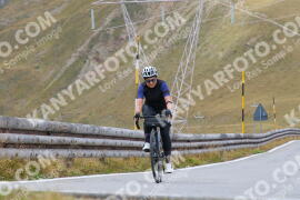 Photo #4296440 | 20-09-2023 13:11 | Passo Dello Stelvio - Peak BICYCLES