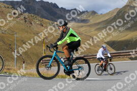 Foto #4291443 | 19-09-2023 11:12 | Passo Dello Stelvio - die Spitze BICYCLES