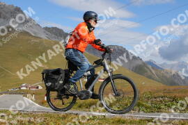 Foto #3829111 | 12-08-2023 10:23 | Passo Dello Stelvio - die Spitze BICYCLES