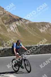 Photo #2718534 | 23-08-2022 12:44 | Passo Dello Stelvio - Prato side BICYCLES