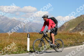 Foto #2669283 | 16-08-2022 12:24 | Passo Dello Stelvio - die Spitze BICYCLES
