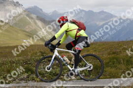 Photo #3695976 | 02-08-2023 11:55 | Passo Dello Stelvio - Peak BICYCLES