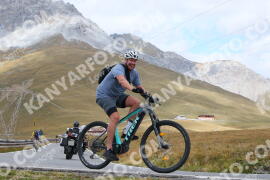 Photo #4296300 | 20-09-2023 12:32 | Passo Dello Stelvio - Peak BICYCLES