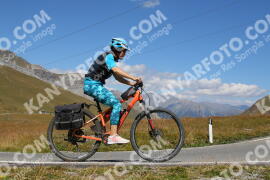 Foto #2670616 | 16-08-2022 13:04 | Passo Dello Stelvio - die Spitze BICYCLES