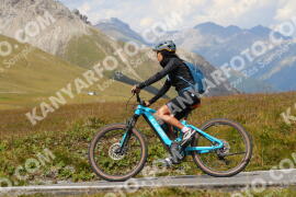 Foto #3914835 | 16-08-2023 14:03 | Passo Dello Stelvio - die Spitze BICYCLES