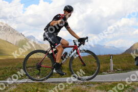 Photo #3914848 | 16-08-2023 14:03 | Passo Dello Stelvio - Peak BICYCLES