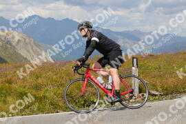 Foto #3833355 | 12-08-2023 14:14 | Passo Dello Stelvio - die Spitze BICYCLES