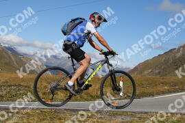 Photo #4299644 | 24-09-2023 13:32 | Passo Dello Stelvio - Peak BICYCLES