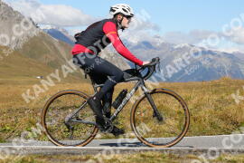 Photo #4299640 | 24-09-2023 13:32 | Passo Dello Stelvio - Peak BICYCLES