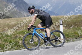 Photo #3129243 | 17-06-2023 13:10 | Passo Dello Stelvio - Peak BICYCLES
