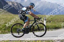 Photo #3215037 | 24-06-2023 16:50 | Passo Dello Stelvio - Peak BICYCLES