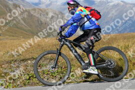 Photo #4299684 | 24-09-2023 14:03 | Passo Dello Stelvio - Peak BICYCLES