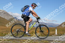 Photo #4299643 | 24-09-2023 13:32 | Passo Dello Stelvio - Peak BICYCLES
