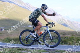 Foto #4033535 | 23-08-2023 09:21 | Passo Dello Stelvio - die Spitze BICYCLES