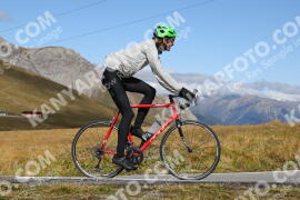 Foto #4299525 | 24-09-2023 12:27 | Passo Dello Stelvio - die Spitze BICYCLES